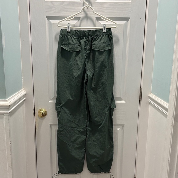 WILO the Label Women’s Nylon Cargo Parachute Pants in Sage Green Size Small - Picture 4 of 9